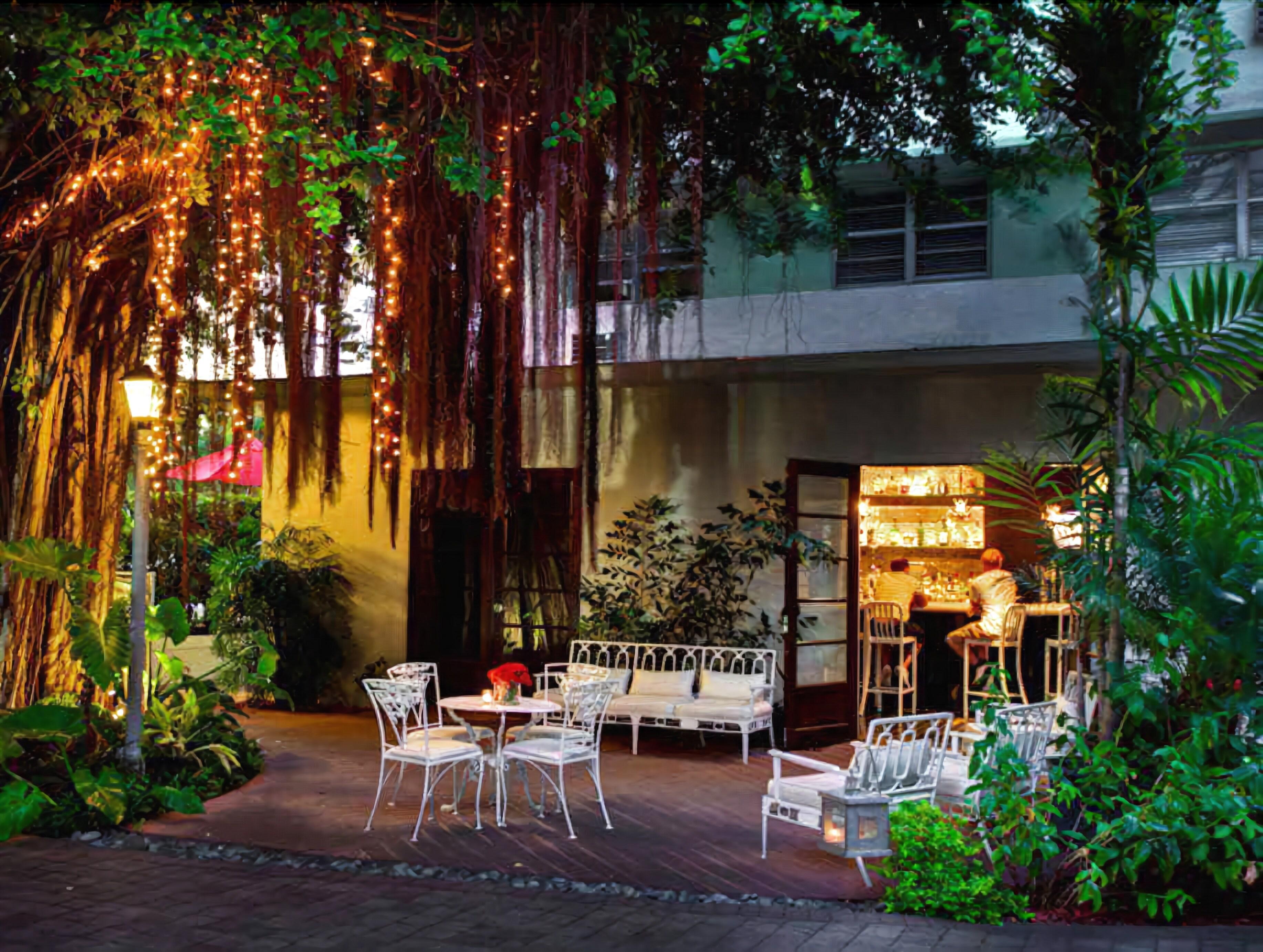 Dorchester Hotel & Suites — Photos 2